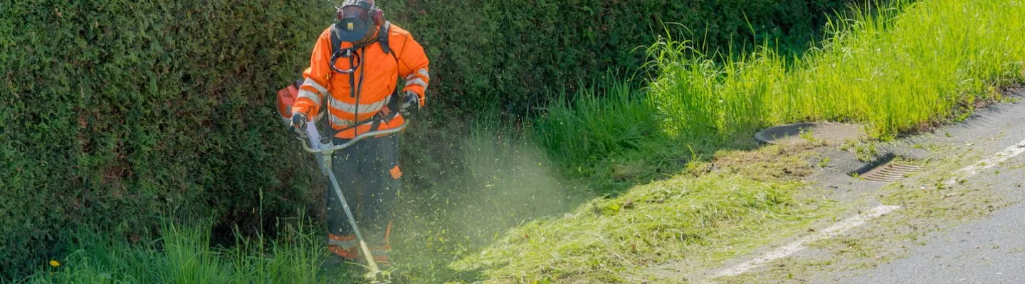 utilisation d’un coupe-herbe