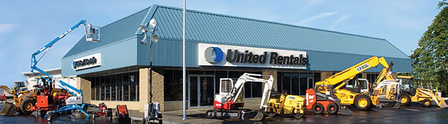 Succursale United Rentals avec de l’équipement devant