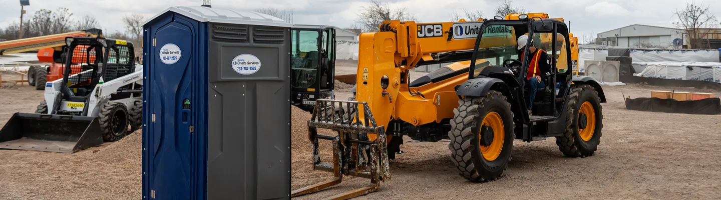 Toilette portative sur un chantier de construction