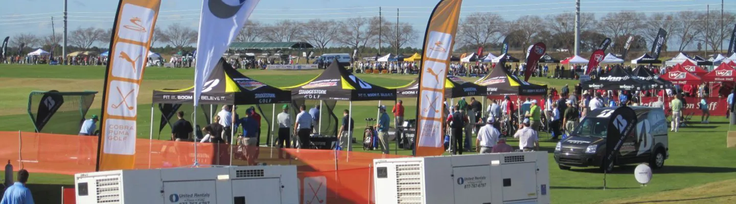 Tentes industrielles temporaires lors d’un tournoi de golf