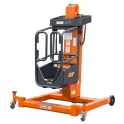 Plateforme élévatrice JLG orange pour une personne