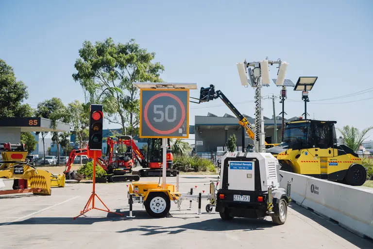 feux de signalisation sur la remorque et panneau de signalisation rapide sur la remorque et point sur la remorque