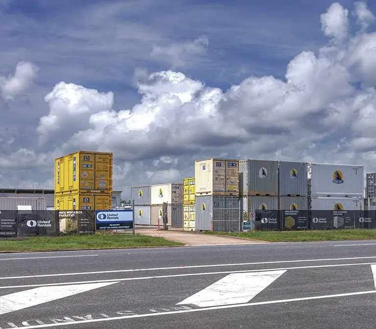 Cairns de stockage autonome de conteneurs sur place