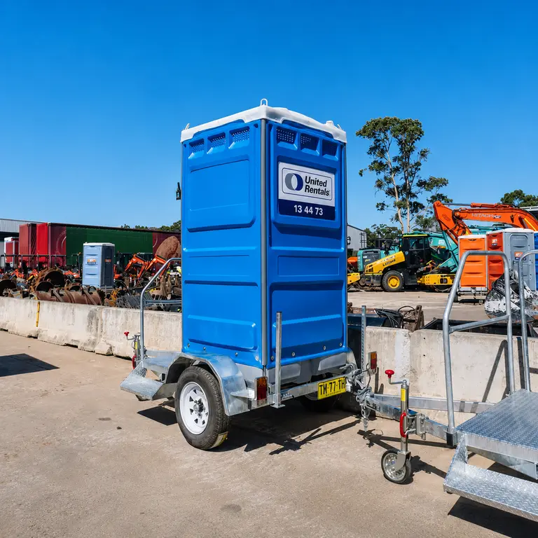 toilette portative montée sur remorque