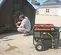 Génératrice portative de 7 500 à 7 900 W MI-T-M rouge et noire, essence