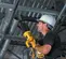 Scie alternative DEWALT jaune et noire, électrique