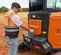 Mini-excavatrice HITACHI orange, grise et noire de 2,5 à 3,5 tonnes, balancement de l’arrière zéro