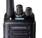 Gros plan sur le haut d’une radio bidirectionnelle KENWOOD noire, numérique, antidéflagrante, UHF, 450MHz