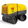 Rouleau de compactage à double cylindre à pieds dameurs à conducteur accompagnant Wacker-Neuson jaune