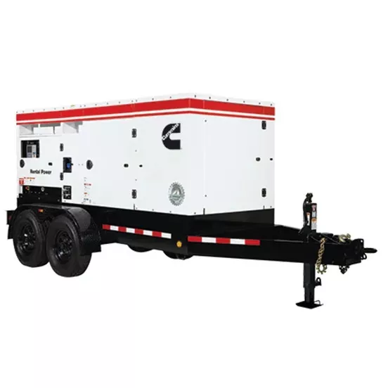 Génératrice remorquable de 160 à 200 kW CUMMINS blanche, noire et rouge, diesel de niveau 4