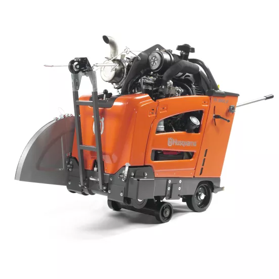 Scie à béton à conducteur accompagnant autopropulsée Husqvarna orange et grise