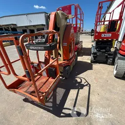 Nacelle élévatrice à mât vertical JLG 26E 2020