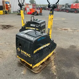 Compacteur à plaque vibratoire BOMAG BPR70/70DE 2022
