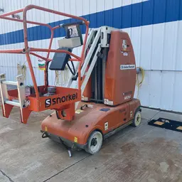 Nacelle élévatrice à mât vertical Snorkel MB26J 2019