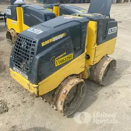 Rouleau à double tambour BOMAG BMP8500 2023
