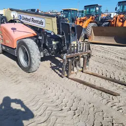 chariot élévateur JLG 742 2019