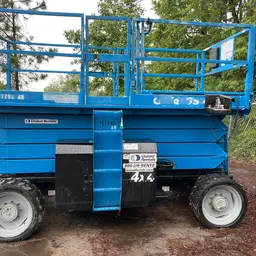 Plateforme élévatrice tout-terrain GS-4390 RT 2015
