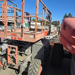 Plateforme élévatrice tout-terrain Skyjack SJ6832RT 2017