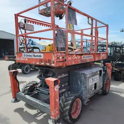 Plateforme élévatrice tout-terrain Skyjack SJ6832RT 2016