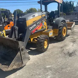 Chargeuse à pneus John Deere 210L EP 2019