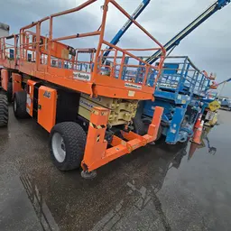 plateforme élévatrice tout-terrain JLG 330LRT 2019