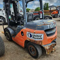 Chariot élévateur d’entrepôt Toyota 8FDU35U 2019