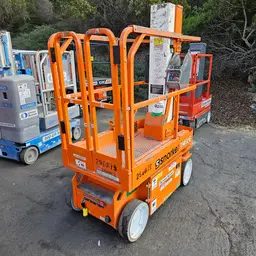 Plateforme élévatrice autopropulsée une personne Snorkel TM16E 2022