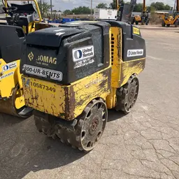 Rouleau à double tambour BOMAG BMP8500 2017