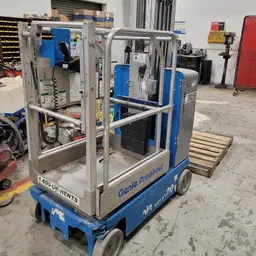 Élévateur autopropulsé une personne Genie GR-20 2016
