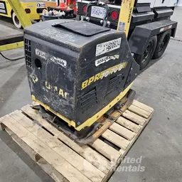 Compacteur à plaque vibratoire BOMAG BPR70/70DE 2023
