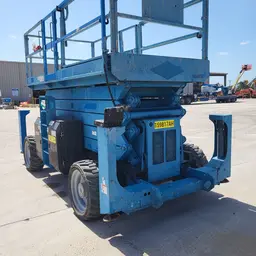 Plateforme élévatrice tout-terrain Genie GS-5390 RT 2015