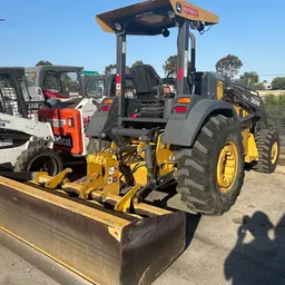 Chargeuse à pneus John Deere 210L EP 2019