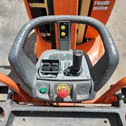 Nacelle élévatrice à mât vertical JLG T26E 2019